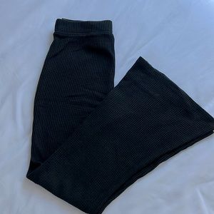 Aerie CozyUp waffle skater pants (black) - size M